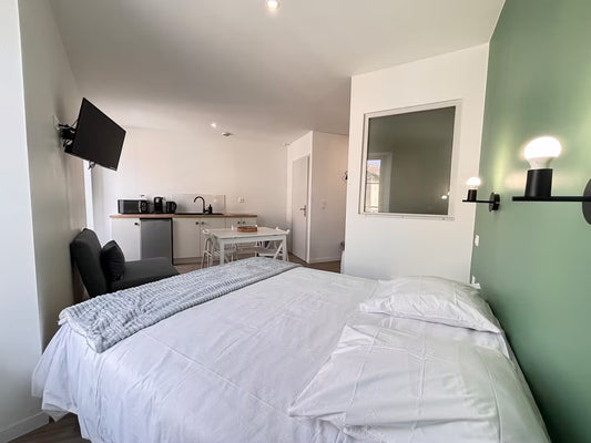 Studio La Tour Château Larcher