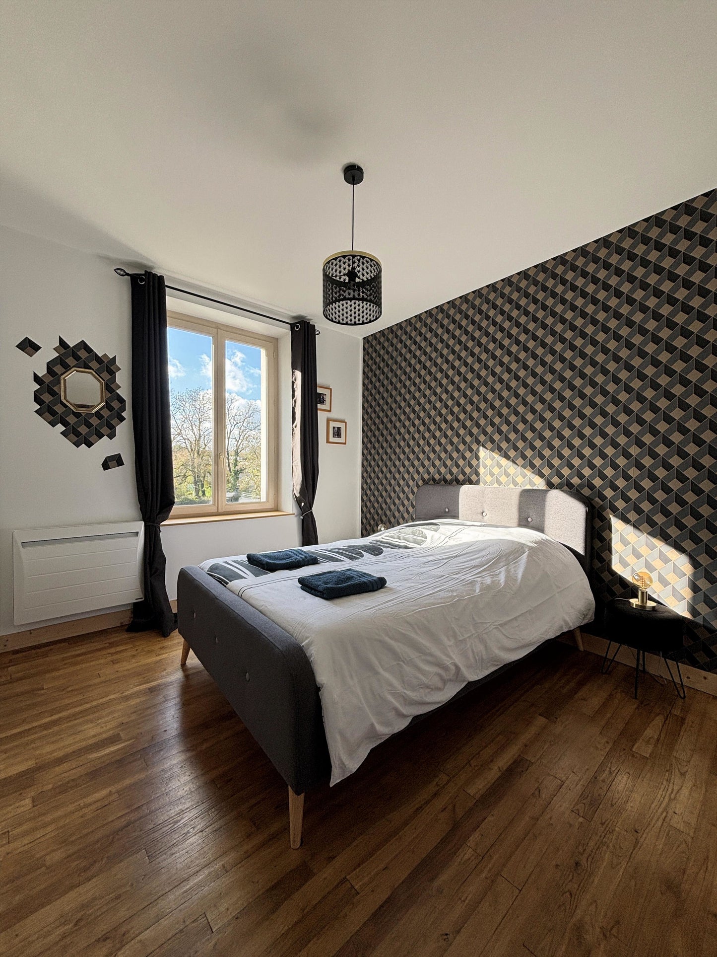 Gîte des Carmes à Vivonne – Grand Gîte Familial avec Terrasse, Baby-foot & Garage | Atout Clé Conciergerie