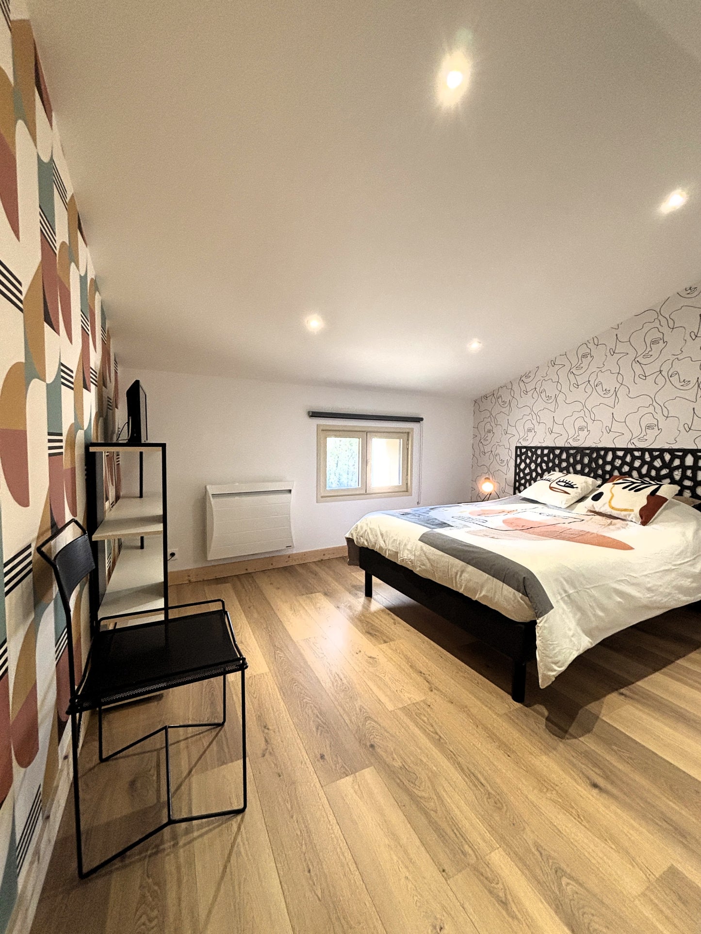 Gîte des Carmes à Vivonne – Grand Gîte Familial avec Terrasse, Baby-foot & Garage | Atout Clé Conciergerie