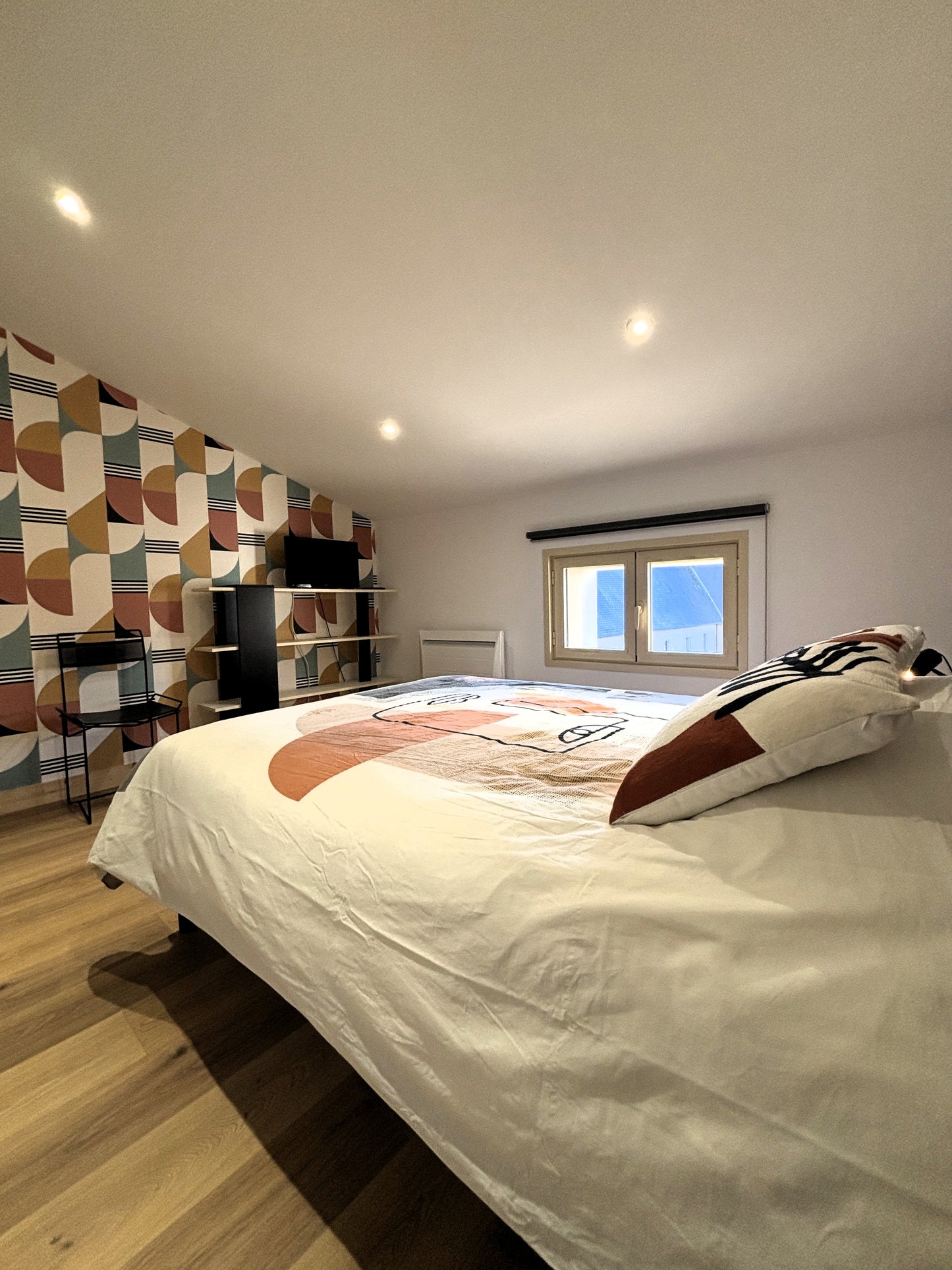 Gîte des Carmes à Vivonne – Grand Gîte Familial avec Terrasse, Baby-foot & Garage | Atout Clé Conciergerie