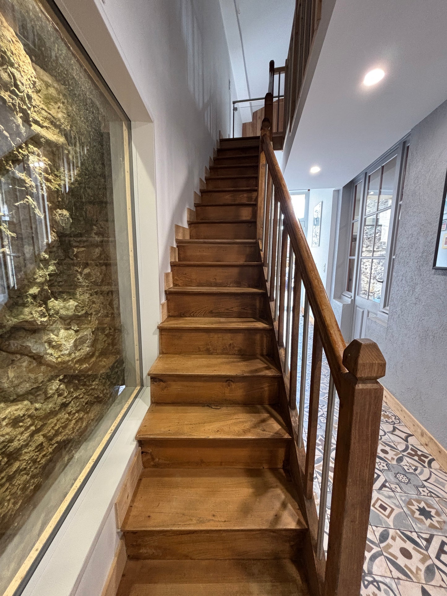 Gîte des Carmes à Vivonne – Grand Gîte Familial avec Terrasse, Baby-foot & Garage | Atout Clé Conciergerie