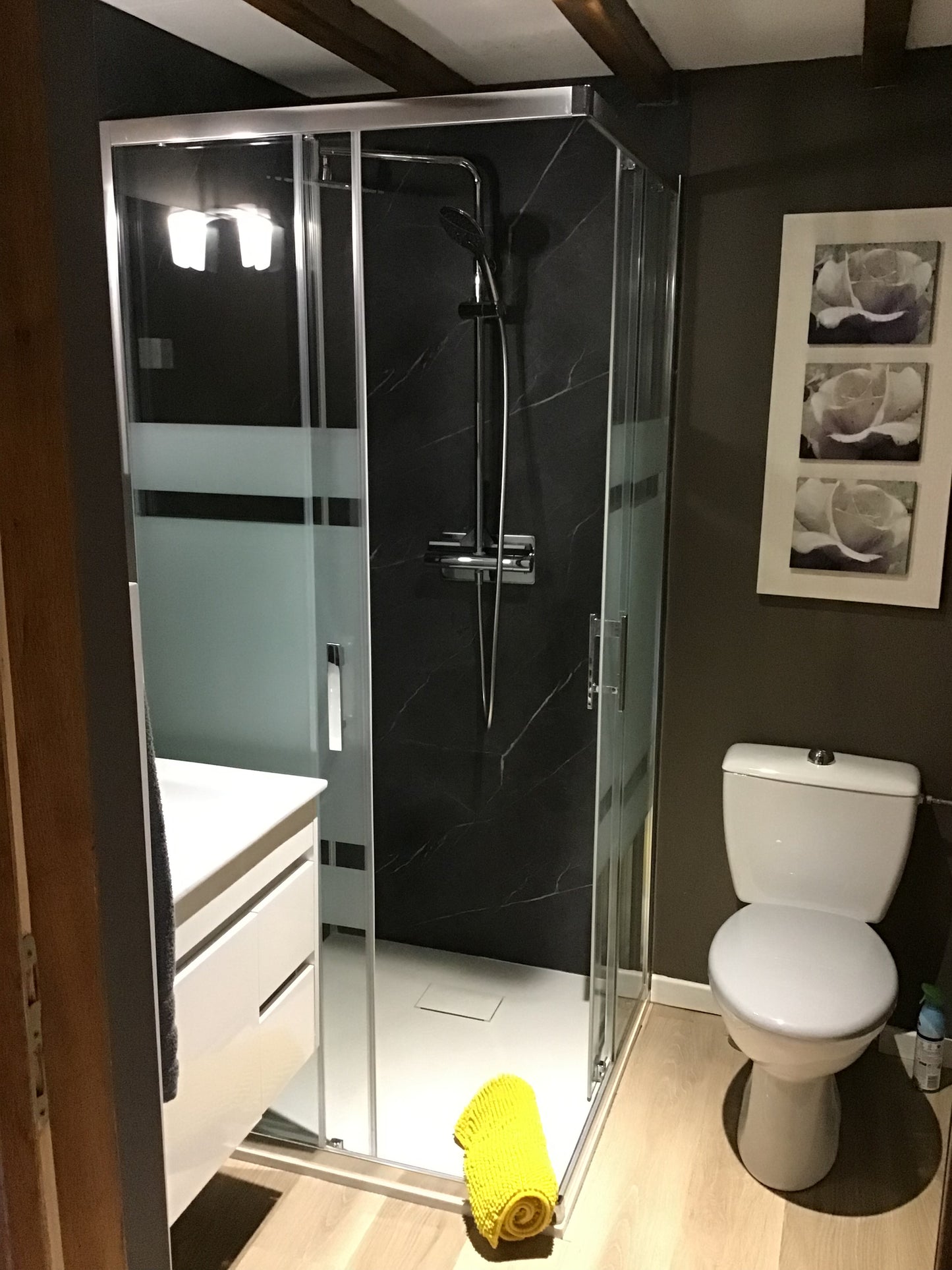 Le Petit Mona Céléna