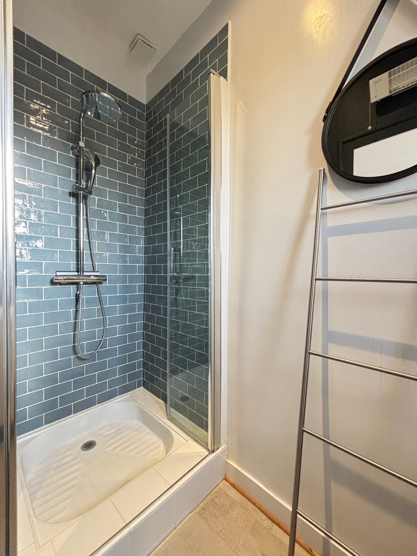 Gîte des Carmes à Vivonne – Grand Gîte Familial avec Terrasse, Baby-foot & Garage | Atout Clé Conciergerie