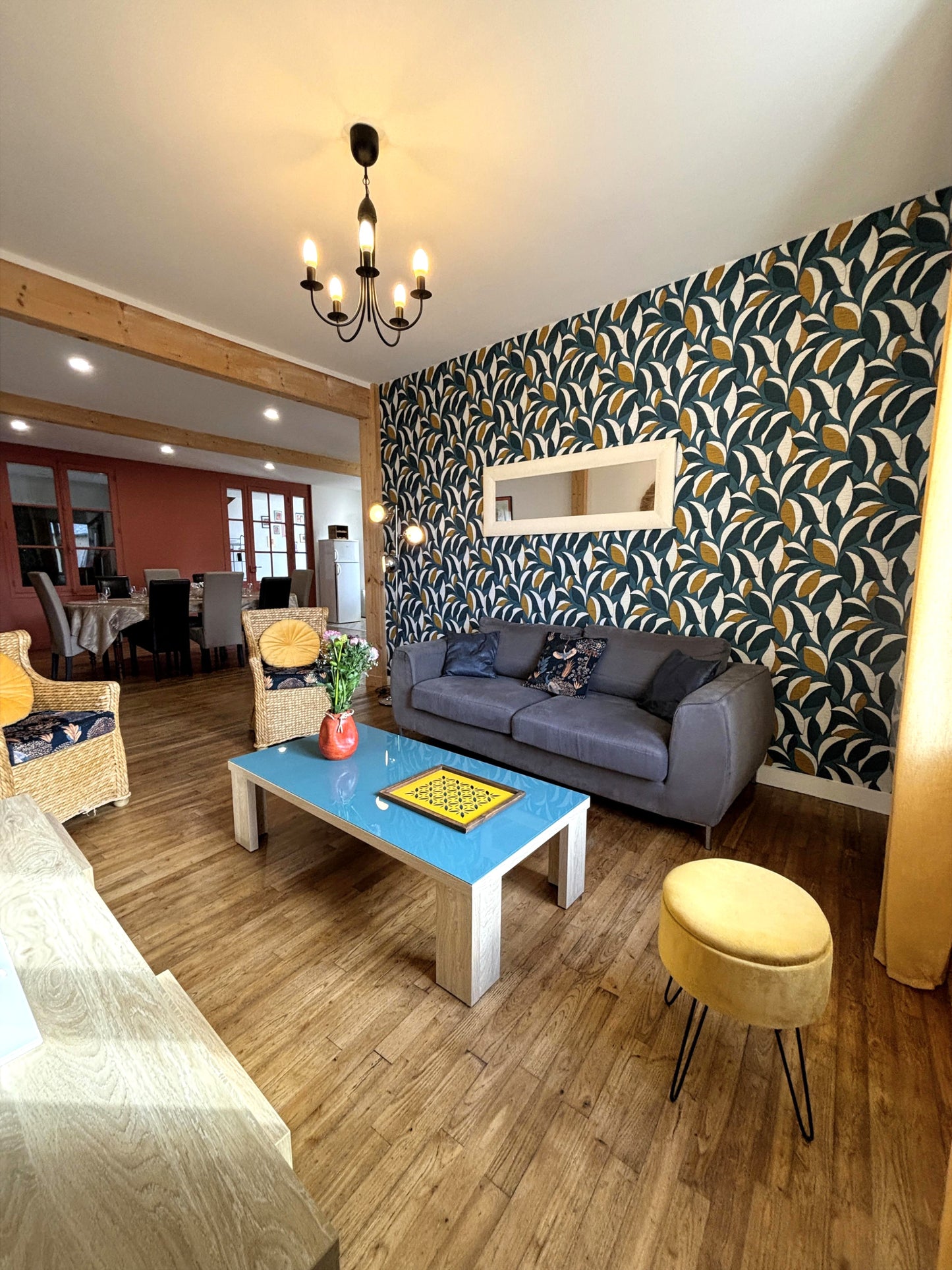 Gîte des Carmes à Vivonne – Grand Gîte Familial avec Terrasse, Baby-foot & Garage | Atout Clé Conciergerie