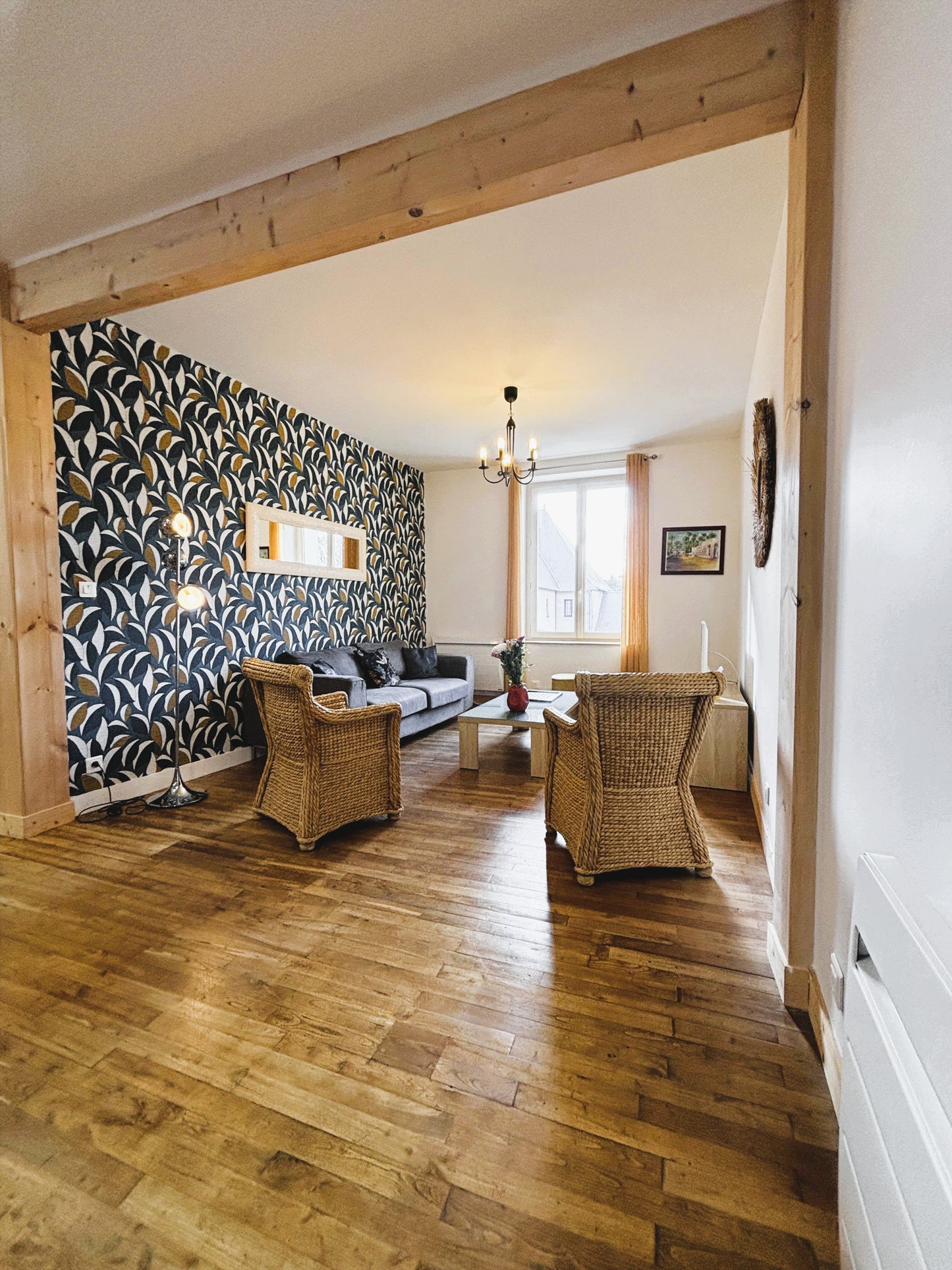 Gîte des Carmes à Vivonne – Grand Gîte Familial avec Terrasse, Baby-foot & Garage | Atout Clé Conciergerie