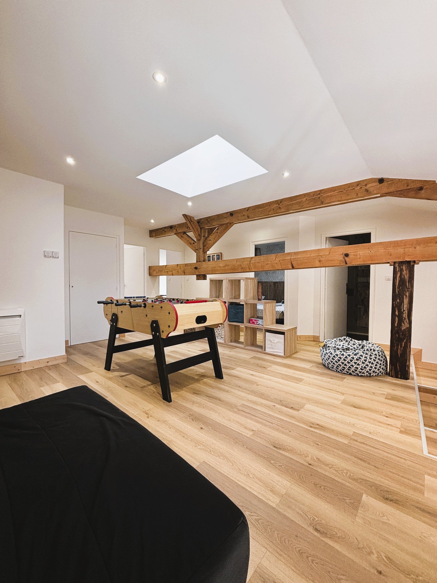 Gîte des Carmes à Vivonne – Grand Gîte Familial avec Terrasse, Baby-foot & Garage | Atout Clé Conciergerie