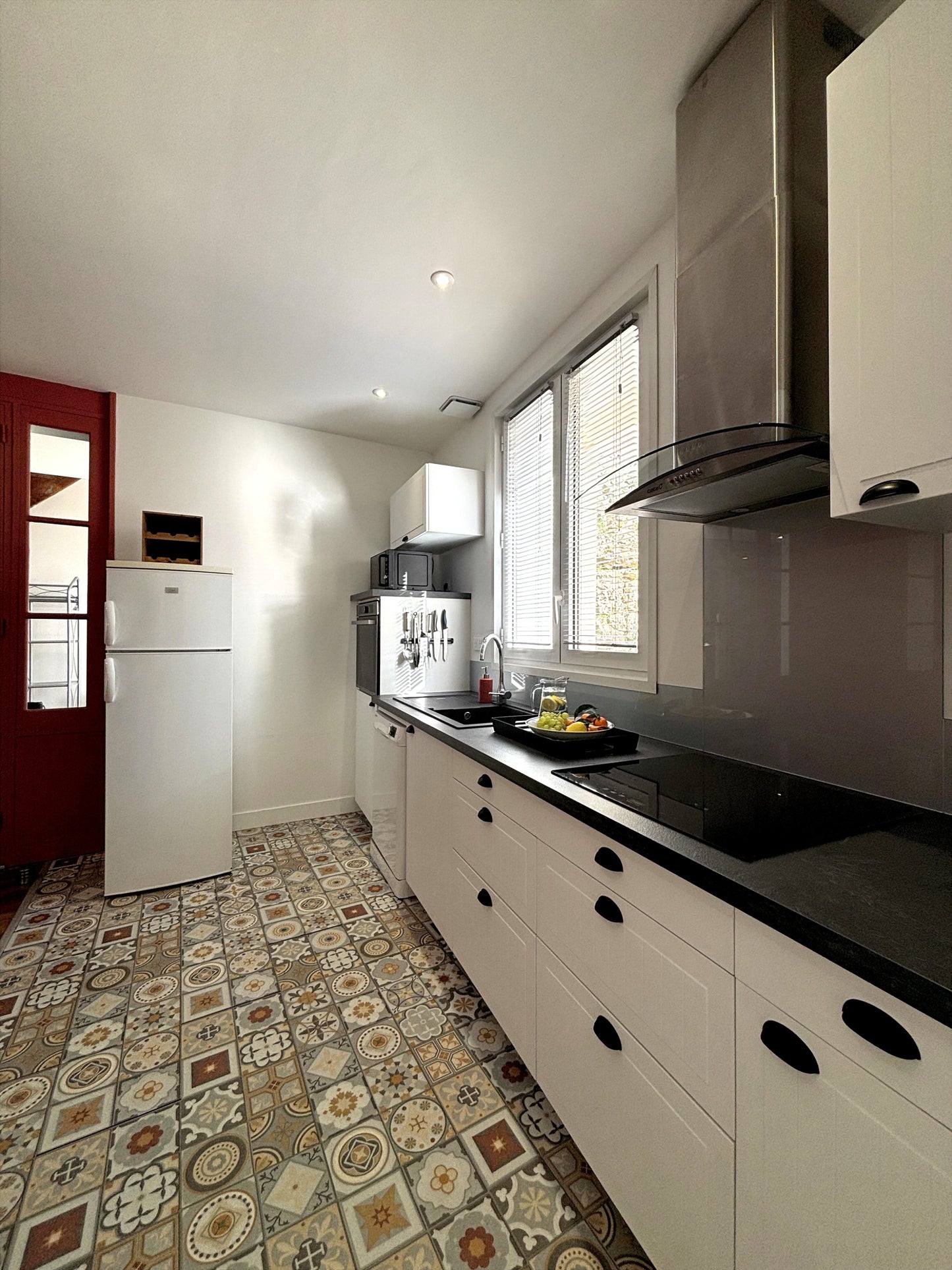 Gîte des Carmes à Vivonne – Grand Gîte Familial avec Terrasse, Baby-foot & Garage | Atout Clé Conciergerie