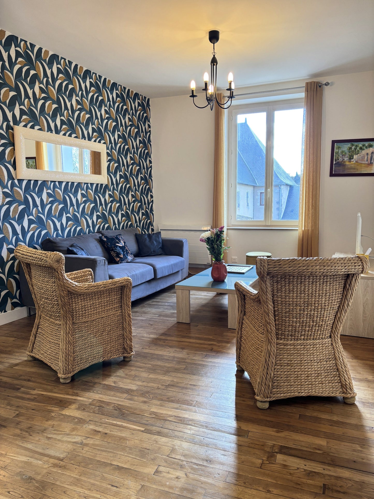 Gîte des Carmes à Vivonne – Grand Gîte Familial avec Terrasse, Baby-foot & Garage | Atout Clé Conciergerie